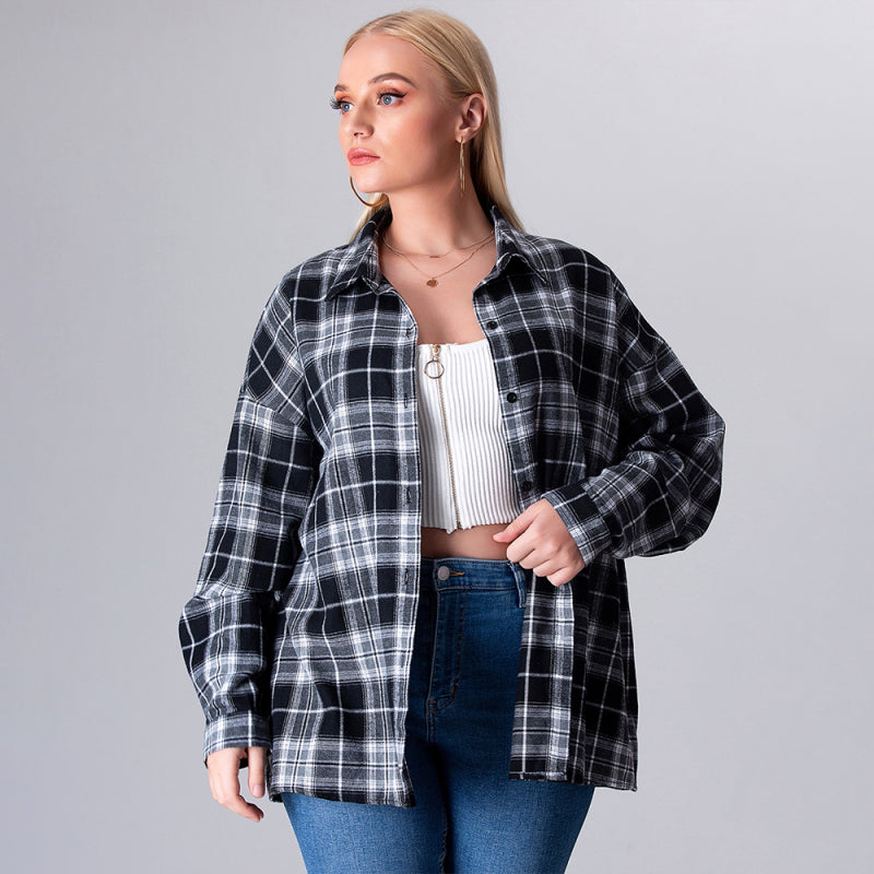 Plus size women's loose plaid shirt