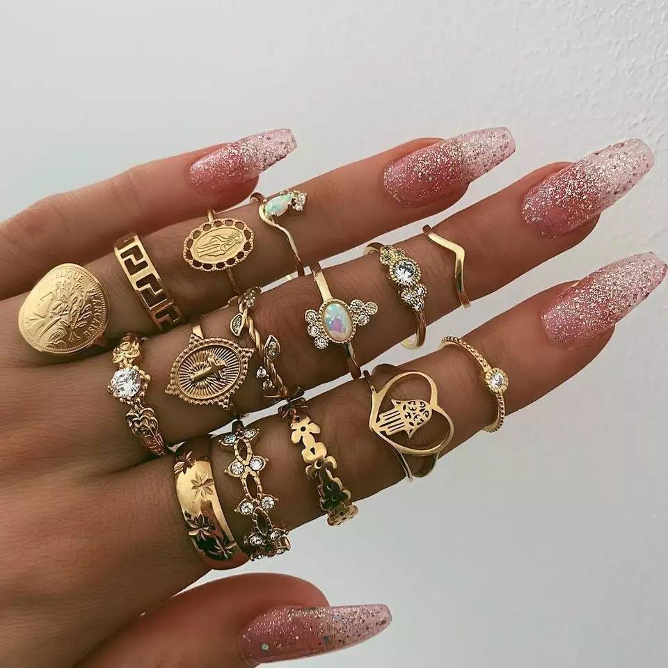 Dolce Vita Luxe Collection: 15-Piece Viennese Crystal Ensemble in 18K Italian Gold Plating