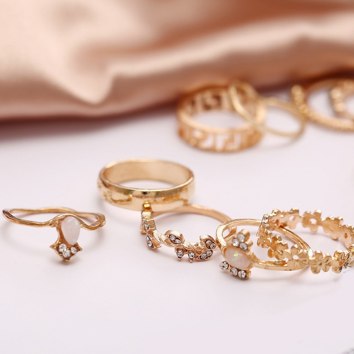 Dolce Vita Luxe Collection: 15-Piece Viennese Crystal Ensemble in 18K Italian Gold Plating