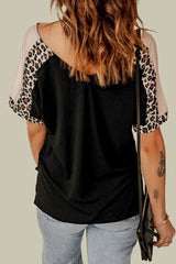 Opulence Emporion's - 1979 ROCK & ROLL AMERICAN TOUR Graphic V-Neck Tee