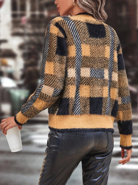 Women’s Plaid Print Long Sleeves V-neck Front Button Closures Cardigan