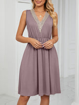 Women's knitted lace V-neck sleeveless pocket waist dress